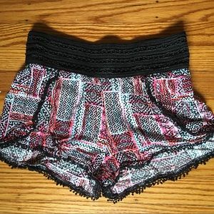 Flattering, comfy adorable shorts!